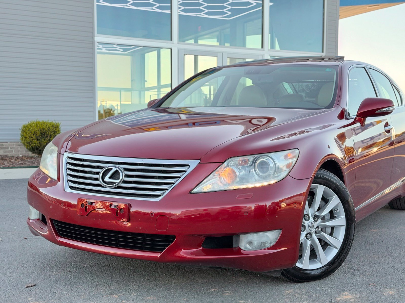 Used 2011 Lexus LS 460 AWD w/ Luxury Value Edition image 4
