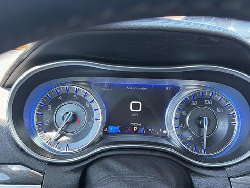 Used 2018 Chrysler 300 Touring w/ Sport Appearance Package RWD image 9