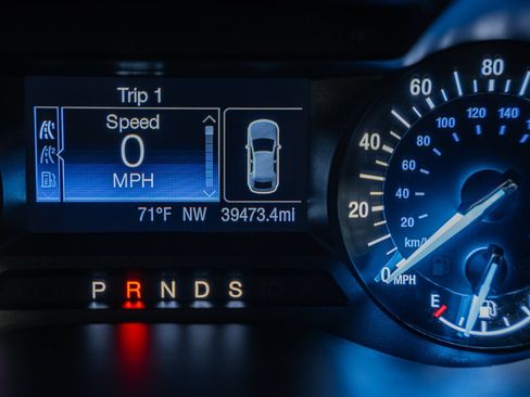 Used 2017 Ford Fusion SE FWD image 44