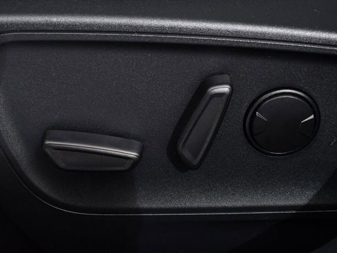New 2025 Ford Escape SE w/ PHEV Premium Package FWD image 14