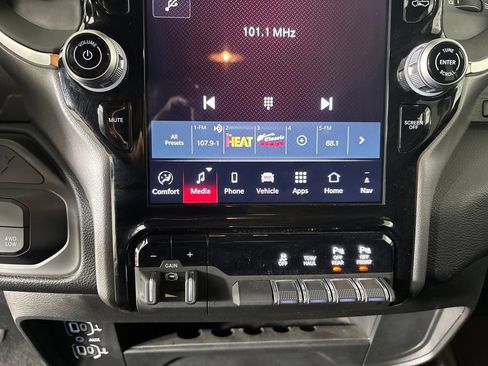 Used 2025 RAM 2500 Big Horn AWD/4WD image 20