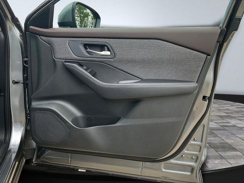 Certified 2023 Nissan Rogue SV image 30