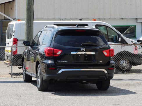 Used 2020 Nissan Pathfinder SV FWD image 6
