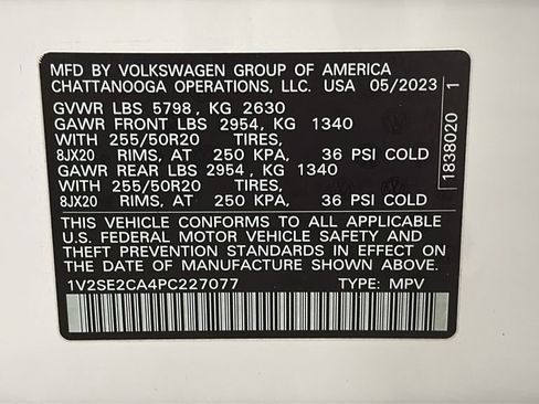 Used 2023 Volkswagen Atlas Cross Sport SEL R-Line AWD/4WD image 28