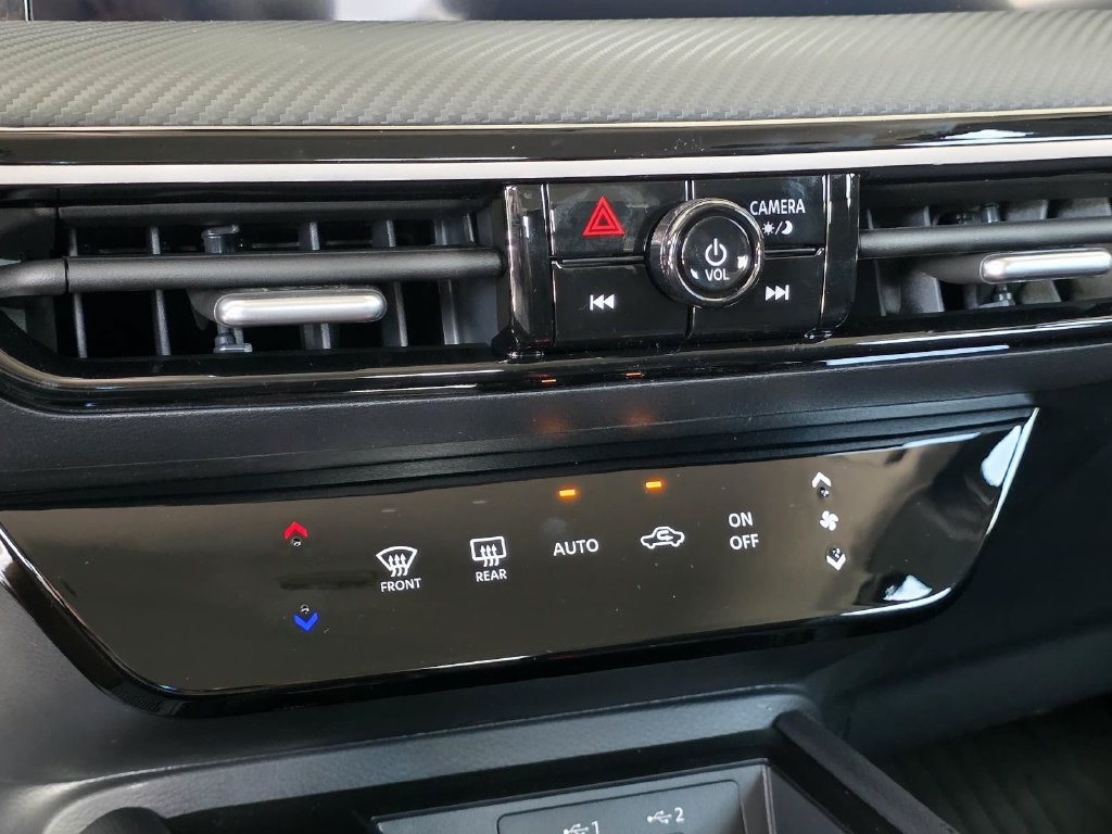 New 2025 Nissan Kicks SR FWD image 20