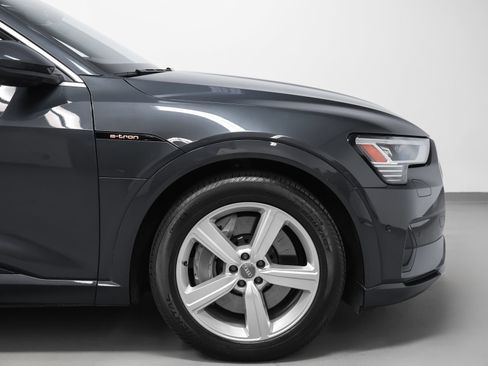 Used 2019 Audi e-tron Prestige AWD/4WD image 15