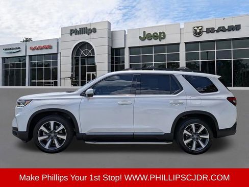 Used 2025 Honda Pilot Elite image 6