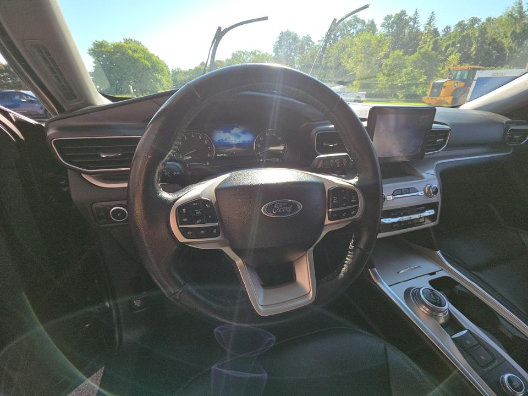 Used 2023 Ford Explorer XLT w/ Equipment Group 202A AWD/4WD image 12