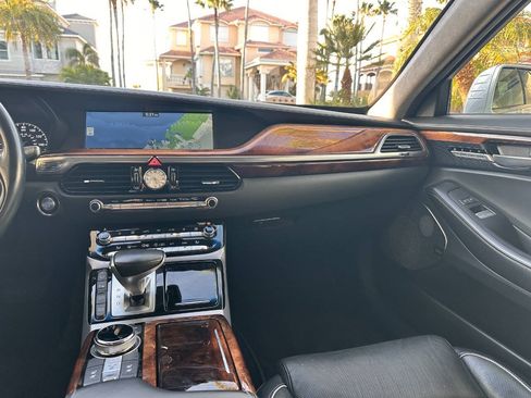 Used 2017 Genesis G90 5.0 Ultimate AWD/4WD image 11