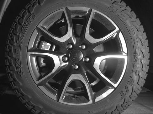 Used 2025 Jeep Compass Trailhawk AWD/4WD image 12