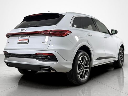 Used 2025 Audi Q5 Premium Plus w/ Premium Plus AWD/4WD image 5