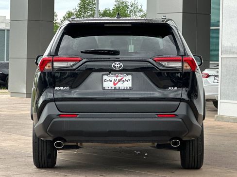 Used 2024 Toyota RAV4 XLE image 5