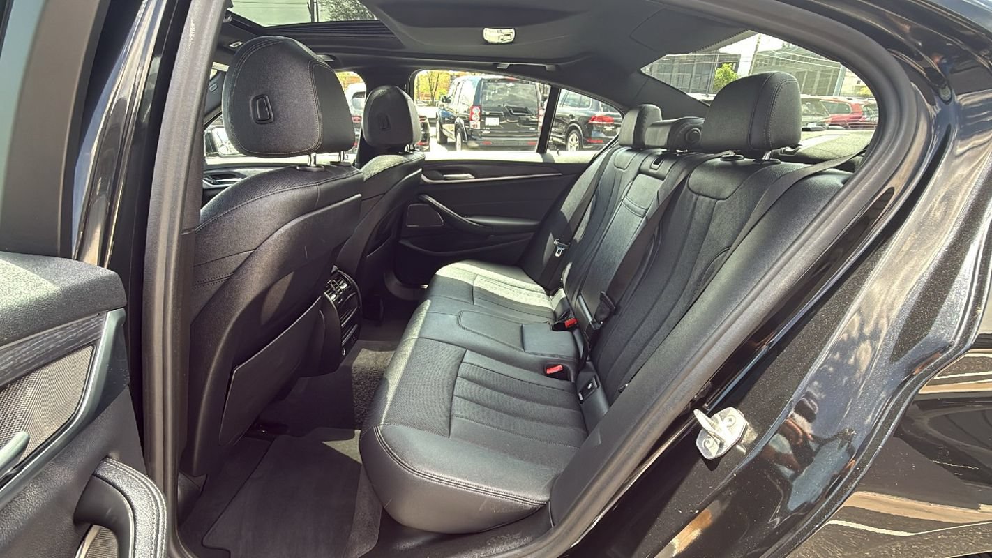 Used 2022 BMW 530i xDrive w/ Premium Package AWD/4WD image 12
