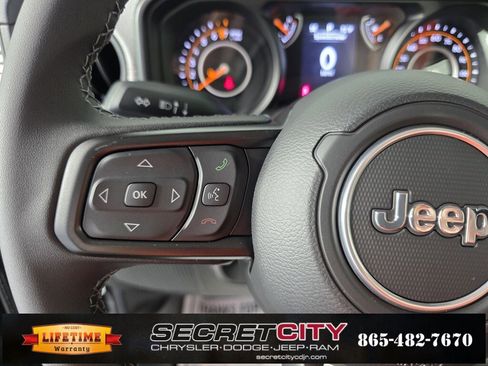 New 2025 Jeep Gladiator Sport image 16