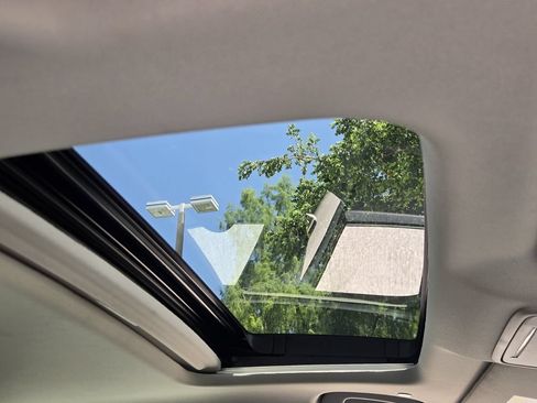 Used 2025 Honda Accord SE image 17