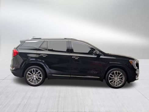 Used 2023 GMC Terrain Denali w/ Denali Premium Package AWD/4WD image 4