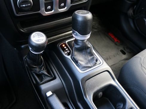 Used 2023 Jeep Wrangler Sport S image 21