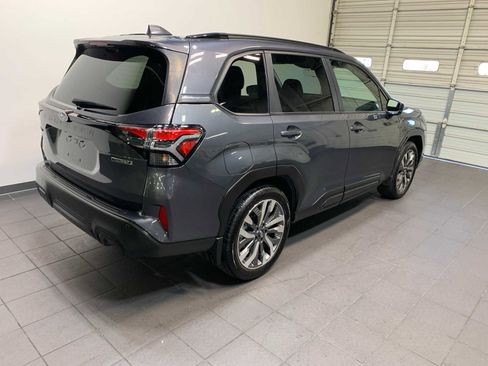 Used 2025 Subaru Forester Touring image 3