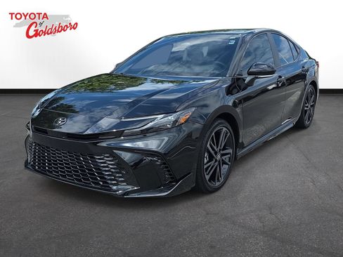 Used 2025 Toyota Camry XSE FWD image 1