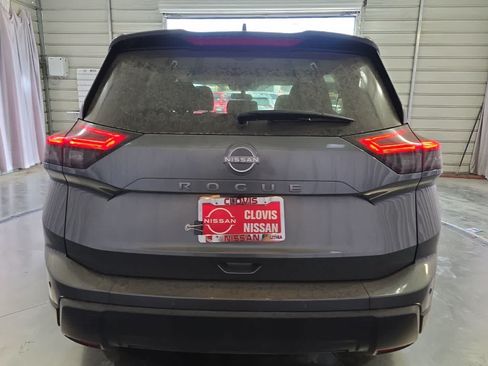 Used 2025 Nissan Rogue SV FWD image 8