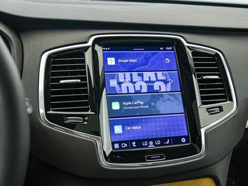 Certified 2025 Volvo XC90 B6 Ultra image 25