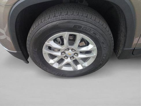 Used 2020 Chevrolet Traverse LT image 25