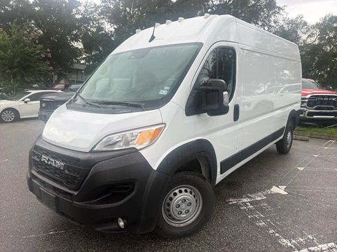 Used 2025 RAM ProMaster 2500 w/ Convenience Group FWD image 2