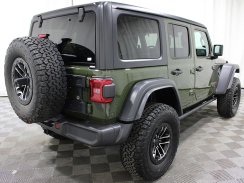 Used 2024 Jeep Wrangler Unlimited Rubicon w/ XTREMEE 35" Tire Package AWD/4WD image 31