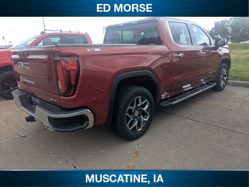 Used 2022 GMC Sierra 1500 SLT w/ SLT Premium Plus Package AWD/4WD image 4