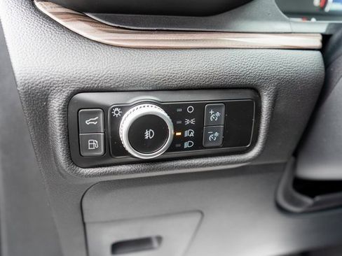 Used 2023 Ford Explorer Limited image 23