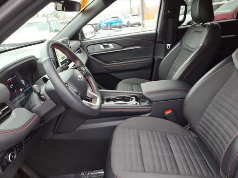 Used 2025 Ford Explorer ST-Line image 12