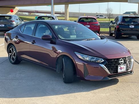 Used 2025 Nissan Sentra SV image 4