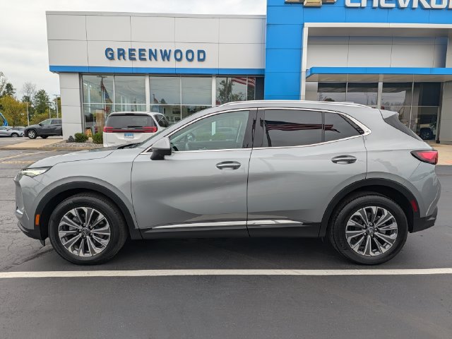 Used 2024 Buick Envision Preferred AWD/4WD image 2