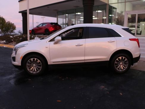 Used 2019 Cadillac XT5 Luxury image 2