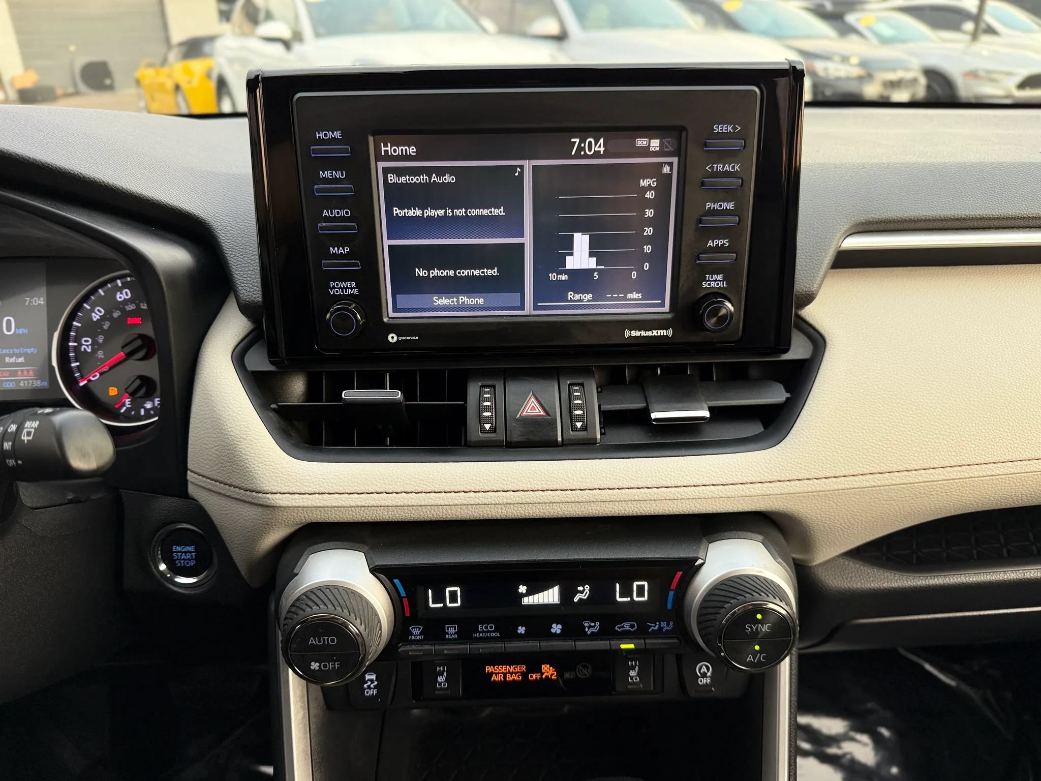 Used 2020 Toyota RAV4 XLE Premium AWD/4WD image 31