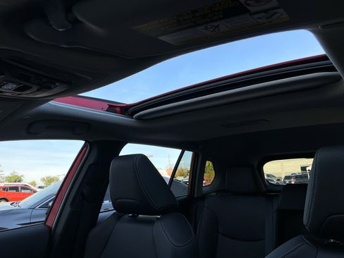 Certified 2026 Toyota Corolla Cross XLE image 32