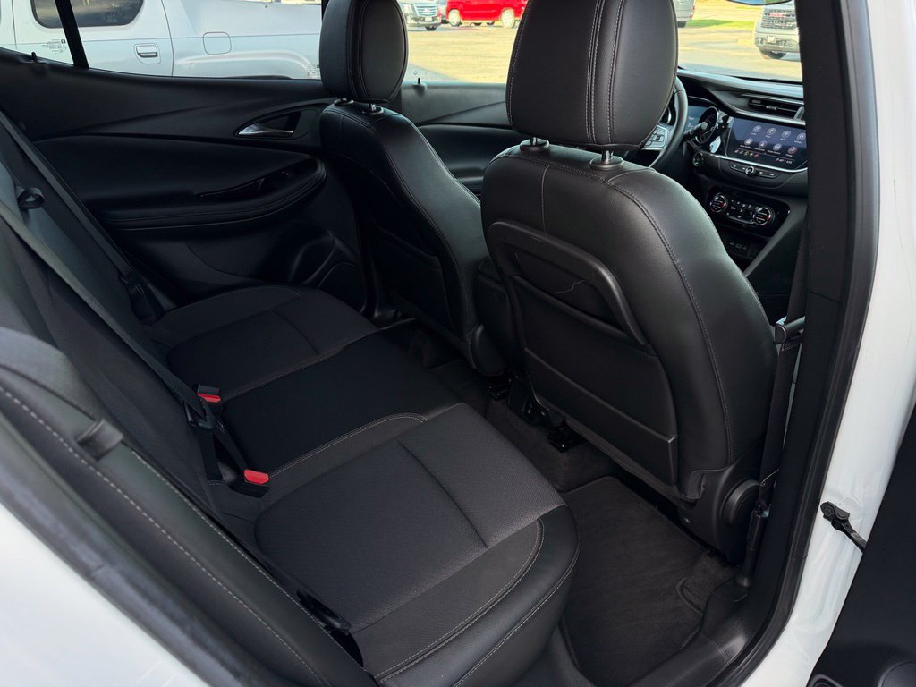Used 2022 Buick Encore GX Select w/ Sport Touring Package FWD image 21