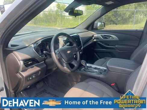 Used 2023 Chevrolet Traverse LT FWD image 11