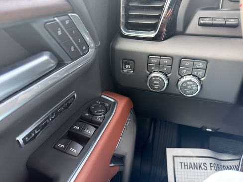 New 2026 GMC Sierra 1500 Denali Ultimate w/ LPO, Black Badging Package AWD/4WD image 22