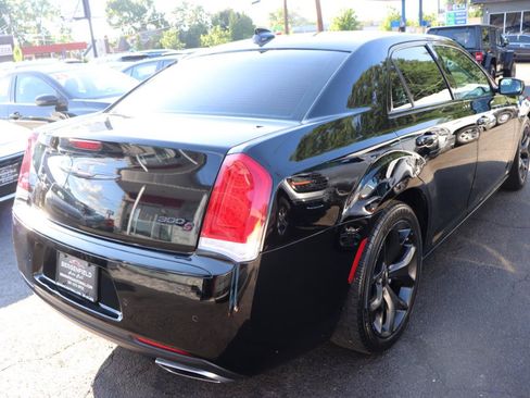 Used 2022 Chrysler 300 S w/ Comfort Group RWD image 5