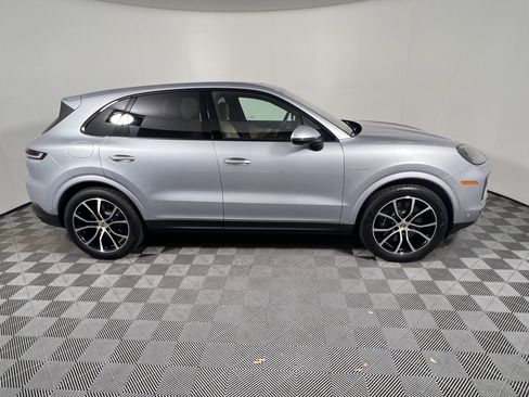 Certified 2026 Porsche Cayenne E-Hybrid AWD/4WD image 8