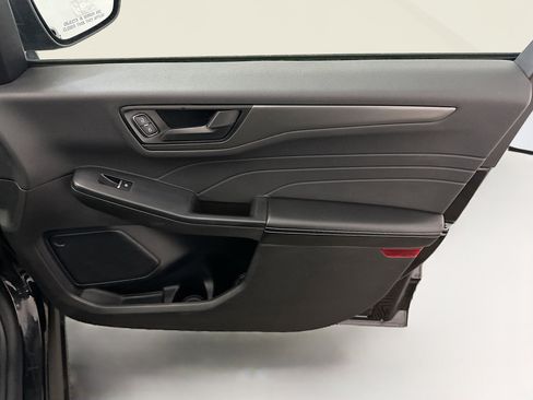 Used 2025 Ford Escape Active image 32