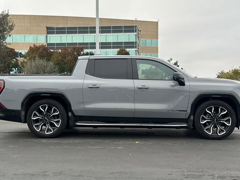 Used 2025 GMC Sierra EV Denali image 3