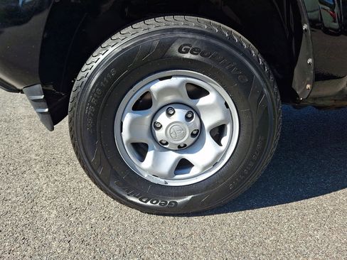 Certified 2023 Toyota Tacoma SR AWD/4WD image 10
