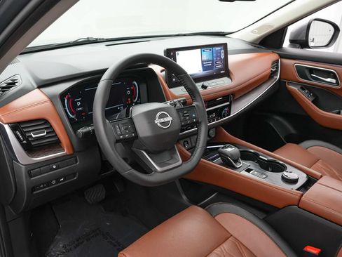 Used 2025 Nissan Rogue Platinum AWD/4WD image 13