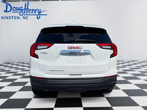 Used 2024 GMC Terrain SLE FWD image 4