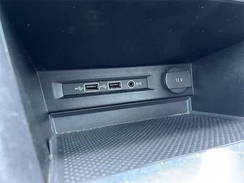 Used 2019 Volkswagen Tiguan SEL Premium image 34