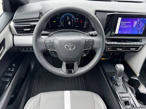 Certified 2025 Toyota Camry SE w/ Convenience Package image 27