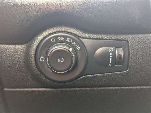 Certified 2022 Dodge Durango GT image 22