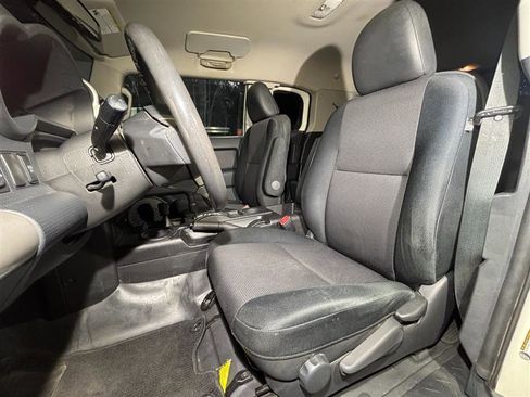 Used 2011 Toyota FJ Cruiser image 9